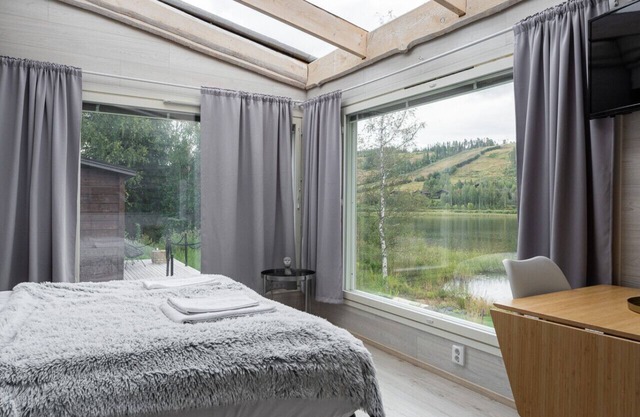 Cozy Suite on Himosranta with Lake Views & Sauna