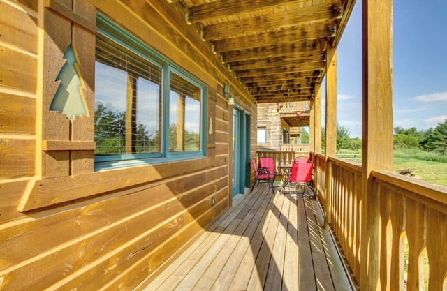 Cozy Three Bears Resort Cabin w/Deck in Warrens!