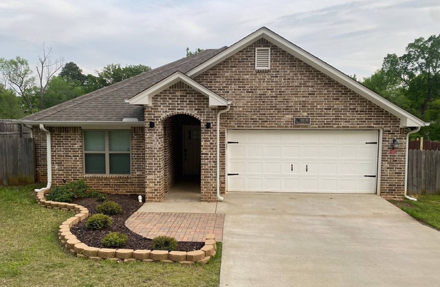 Cozy Unit with Patio Retreat