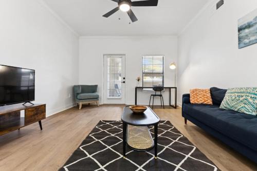 CozySuites Chandler 1BR with 2 pools & Jacuzzi 09