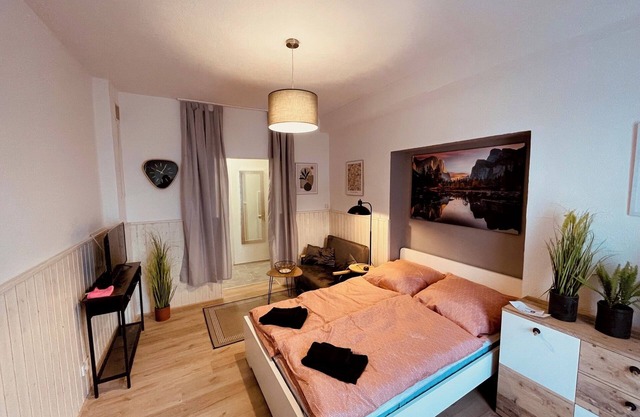 Craftsman apartment "Daniel" in Halle with parking space