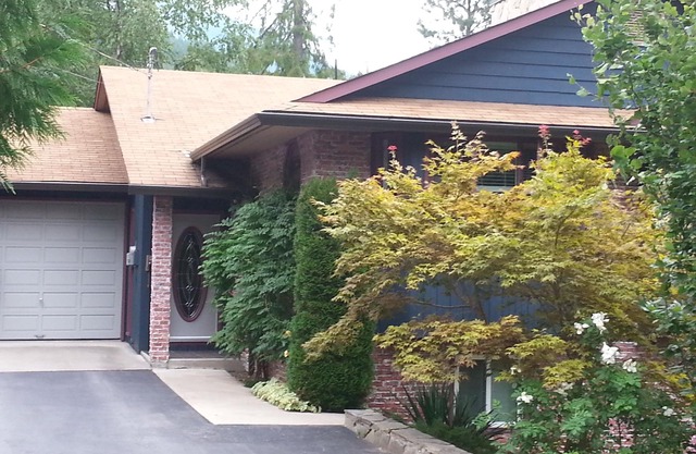 Creekside B & B