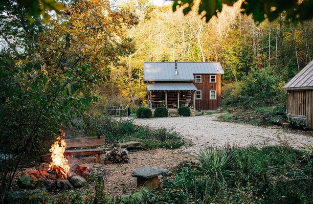 Creekside Cabin w/Wood Stove | Unplugged Getaway