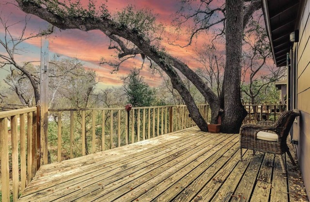 Creekside Comfort🪴 Fenced Yard❤️ Near Moody & DKR