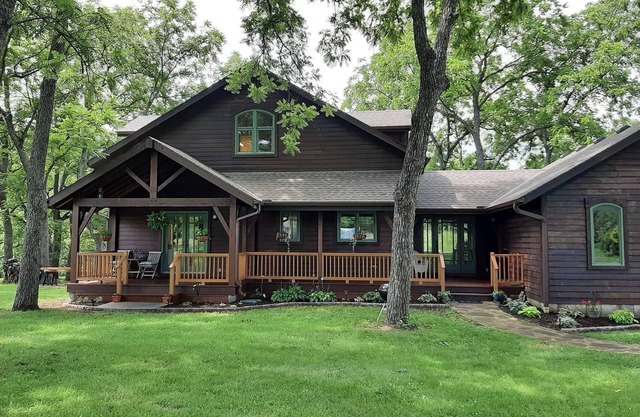 CREEKSIDE ~ Lower Level/Separate Entrance, Peaceful Retreat, Trails & Fire Pit