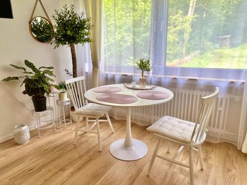 Cronenberger Apartment mit Garten - kontaktloses Einchecken, Netflix, Kingsize-Bett