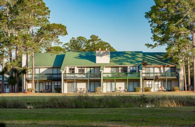 Crown Resorts at Hickory Hills