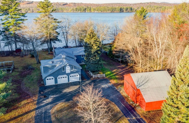 Crystal Lake House W/Private Beach + Lake Access
