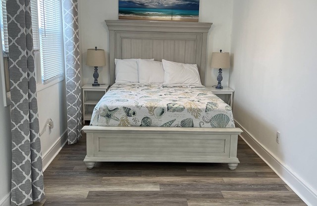 Crystal Sands Apartments