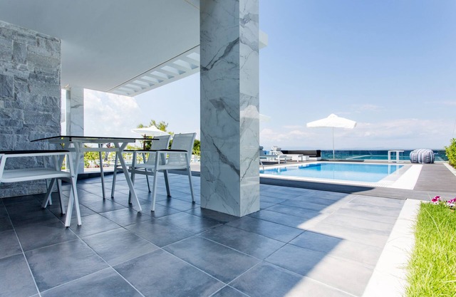 Crystal villas & suites