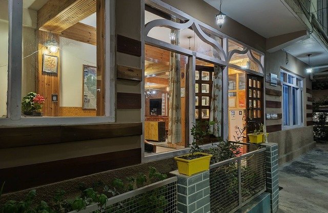 CS Shhandella Hotel