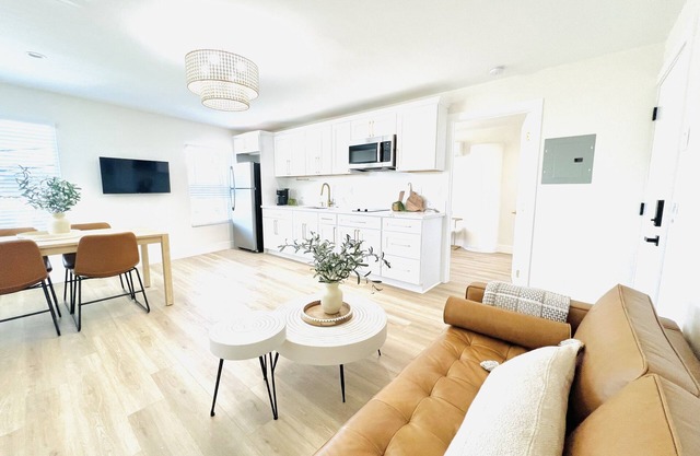 Curlew ADU is a cozy and newly renovated unit central to downtown San Diego.