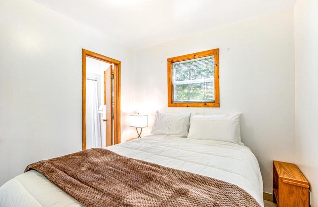 Cute As A Clam Cottage Room 7