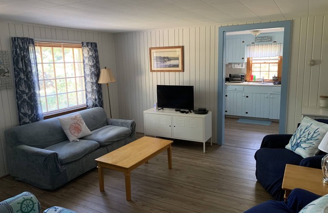 Cute Cape Cottage with Pond | Recently Renovated!