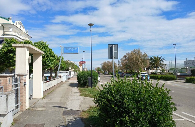 CV007 - Cervia, new two-room apartment with balcony on the seafront