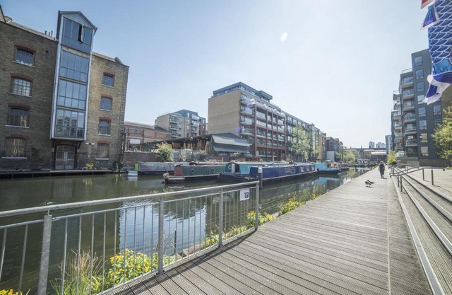 D8 - Canal View Apartment