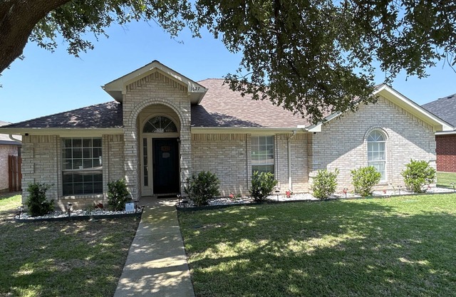 Dallas, Duncanville, Cedar Hill, Grand Prairie, Peaceful area, walking trails