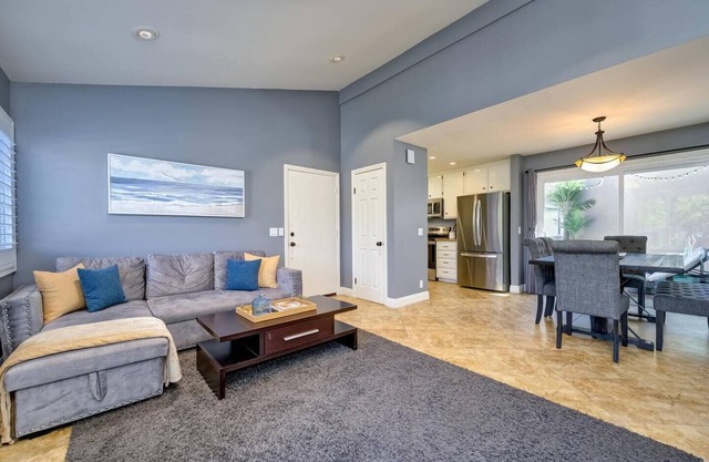 Dana Stands: Ocean-Side Getaway Walk to Beach + Pool/Hot Tub Access