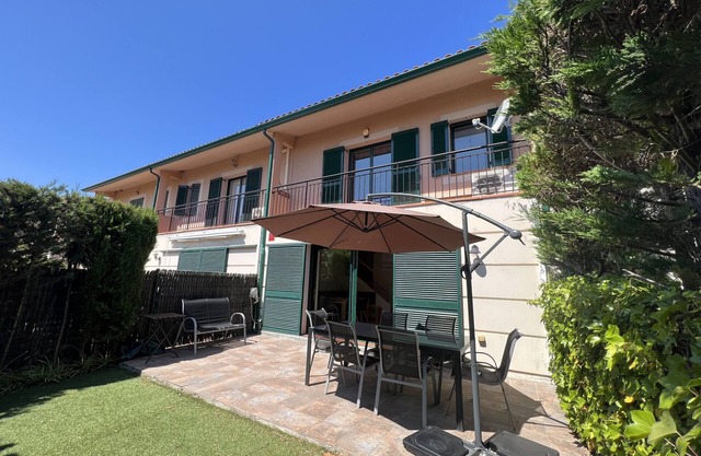 Daró 3D 05 - A/C, pool and 200m from the beach
