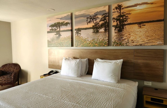 Days Inn by Wyndham Lafayette Scott