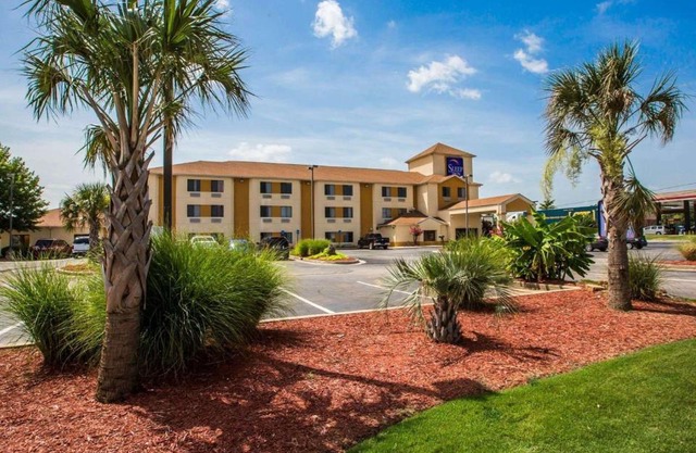 Days Inn by Wyndham McDonough