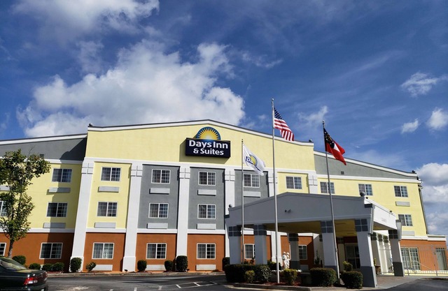Days Inn & Suites by Wyndham Union City