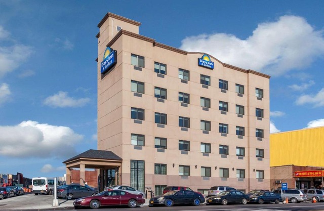 Days Inn & Suites by Wyndham Jamaica JFK Airport