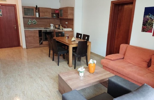 Dean's Cozy 2 Bed Apart at Sunny Beach resort