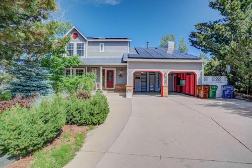 Deep Blue Spacious Escape w Hot Tub & Playground