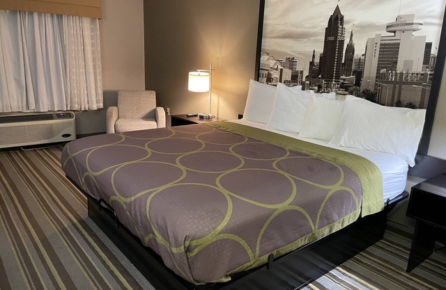 Delavan Inn and Suites