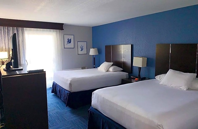 Delight in Comfort Near Attractions: Room w/Continental Breakfast