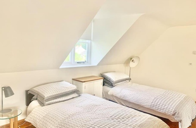 Delightful Ely house Bright and warm with cathedral view
