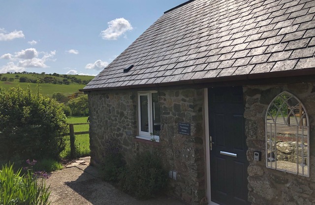 Delightful Granite Barn in the Cornish Countryside