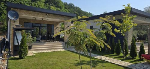 Delta Lake House 2