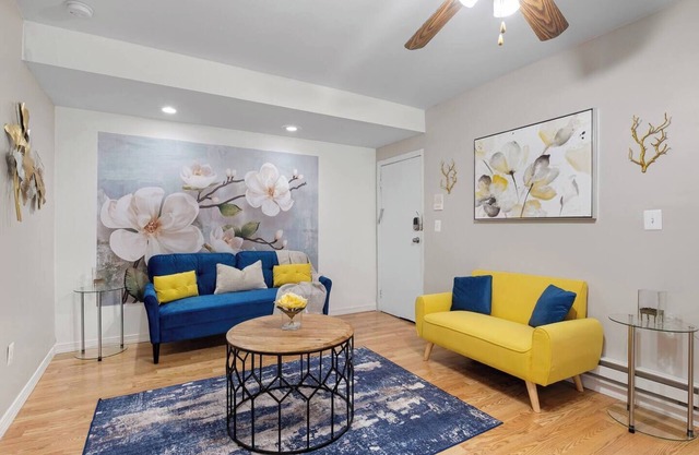 Deluxe Apt in Center City