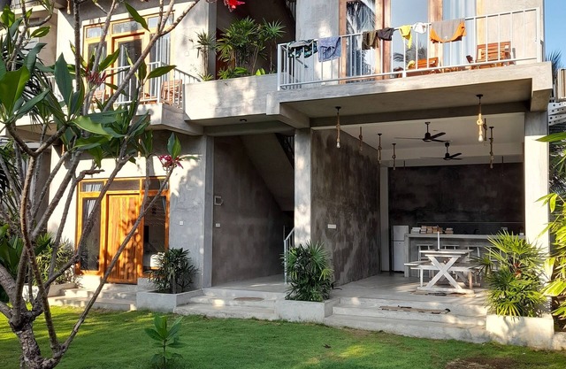 Deluxe Rooms in Arugambay