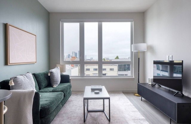 Deluxe SoMa 1BR w/Bike Storage & Parking, nr BART, by Blueground