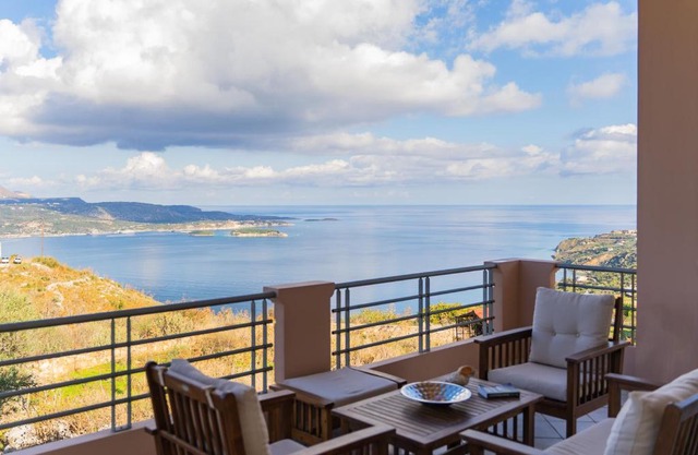 Deluxe Villa Kamba with Sea View