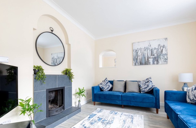 Derry City, Northern Ireland - Varden House, 7 Guests - Derry (Tourists, Contractors, Relocation)