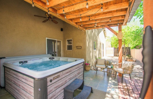 Desert Sunset+Hot Tub+Pet Friendly+No Pet Fees!