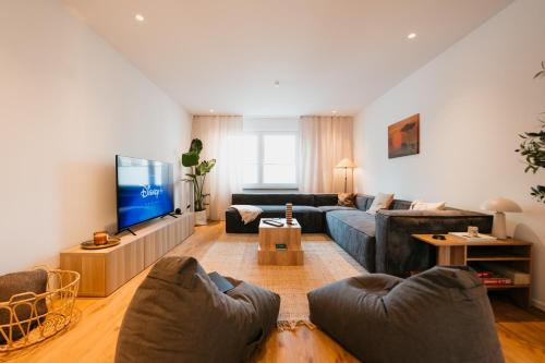 Designer 2BR Flat Near City Center & The Mosel River