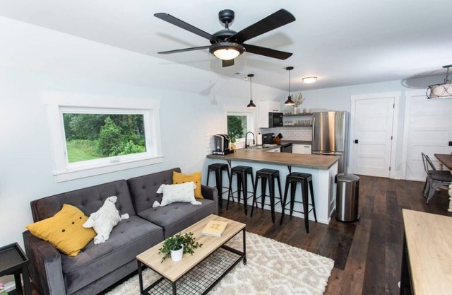 Designer Apt in Charming Fort Mill w/Netflix