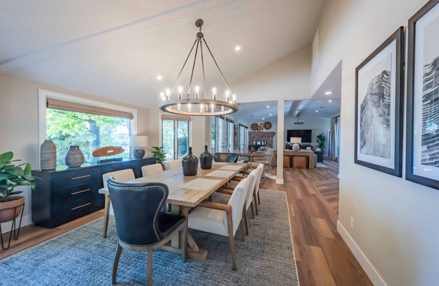 Designer Private Estate w/Pool, Hot Tub & Bocce on Westside!