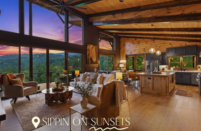 Designer Touch, Mesmerizing Views, HotTub, Games