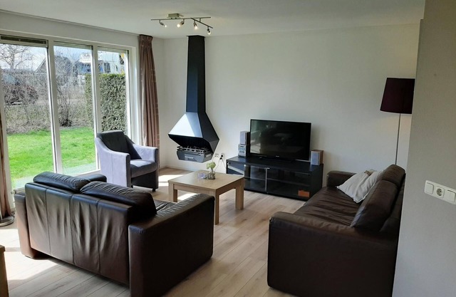 Detached holiday bungalow for eight people