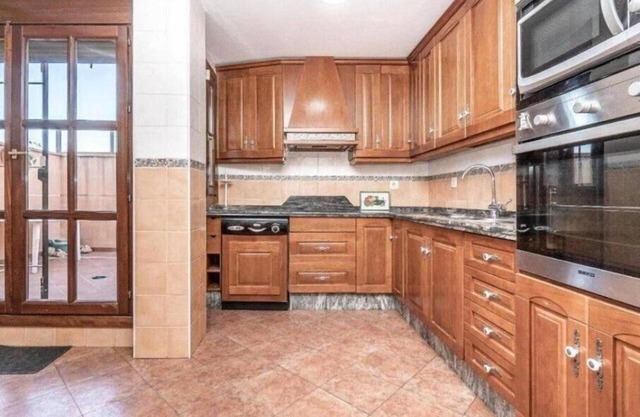 Detached House in Granada