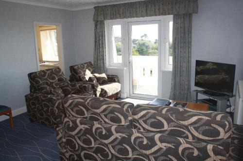 Devoncourt Monthly Rentals