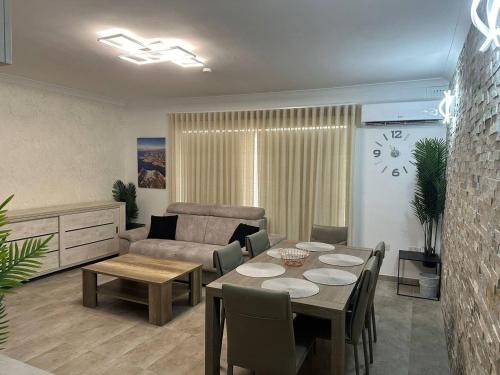 Devonshire Flats 2bed - Bugibba Square By Homely