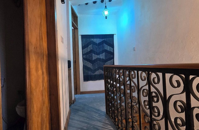 Dhow House: Swahili-Inspired Holiday House w/Rooftop & Garden Views