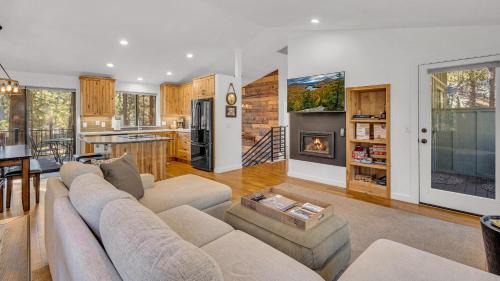 Diamond Peak - Unit 20